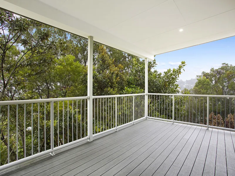 ‘Tree Breeze’ With Views to the Hinterland