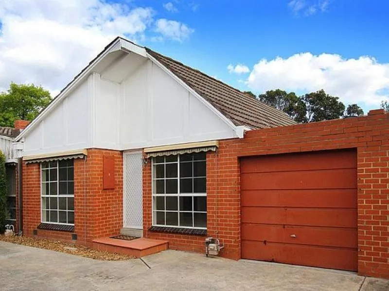 SPACIOUS TWO BEDROOM UNIT IN PRIME LOCATION