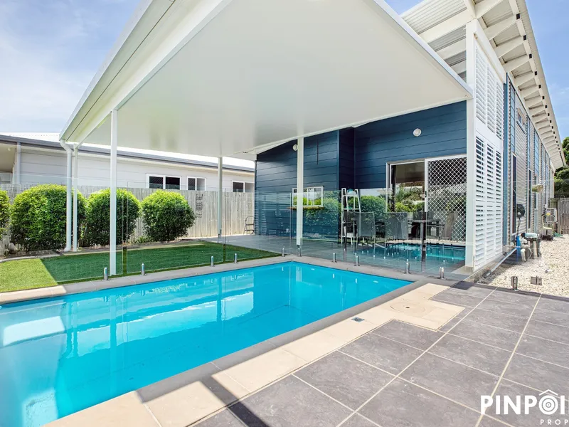 2016-Built Beachside Home With Pool!