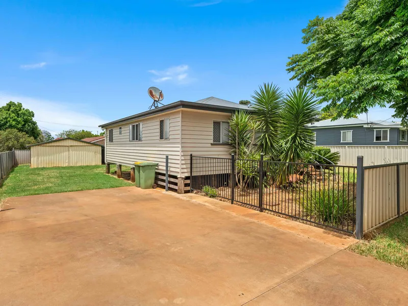 Quiet Leafy Green Location!