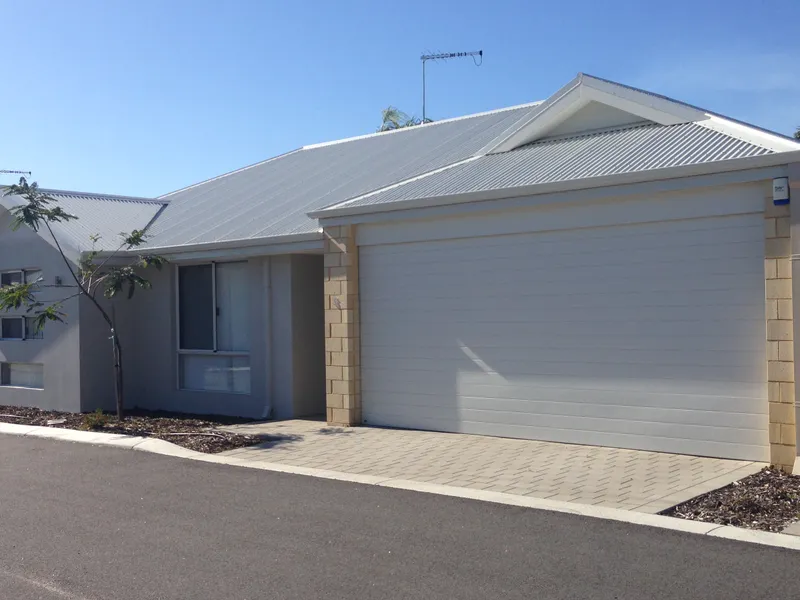 Spacious Queens Park Villa 