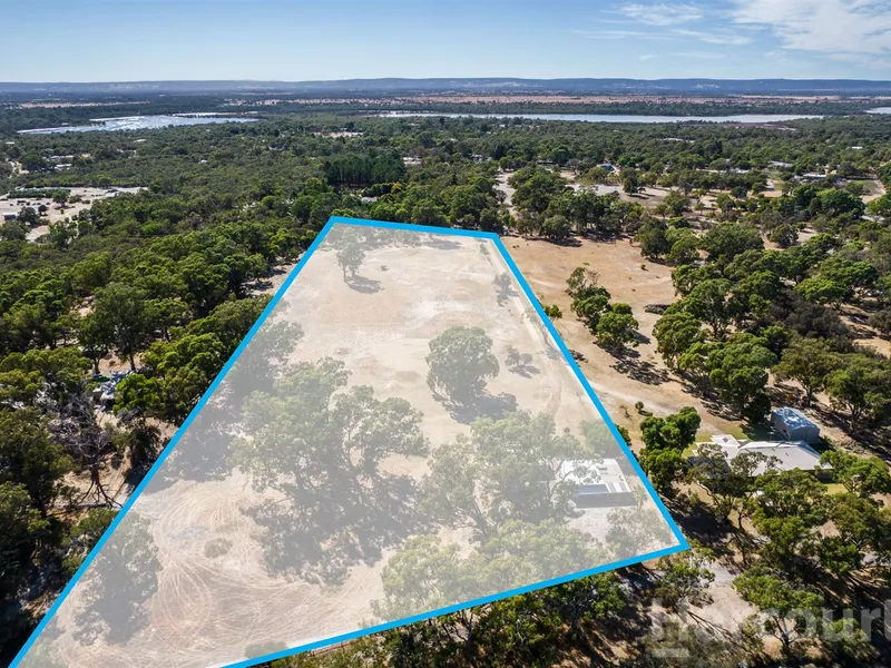 146m of Direct River Waterfront!