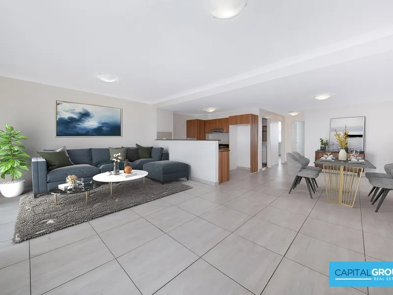 Penthouse with expansive views 