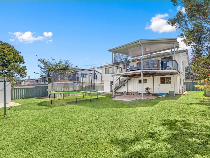 High Set Entertainer in Prime Location