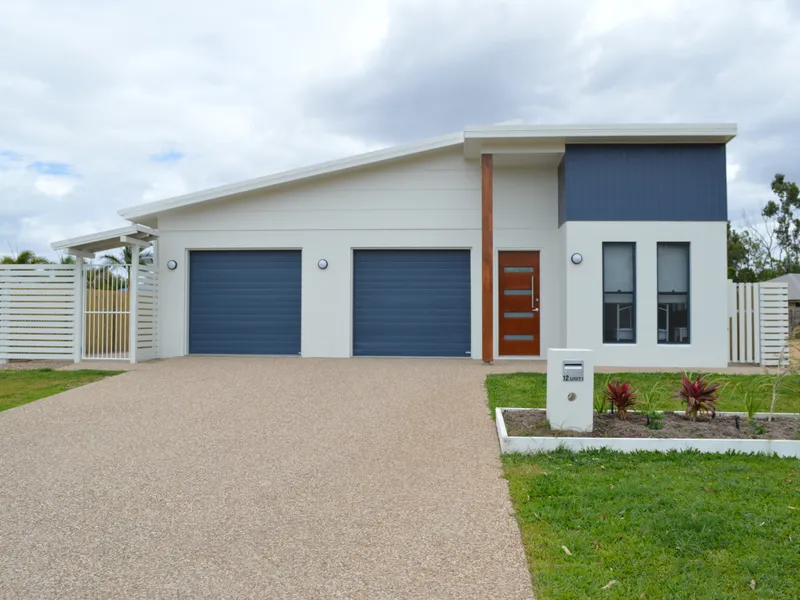 Duplex in Rainella Park!