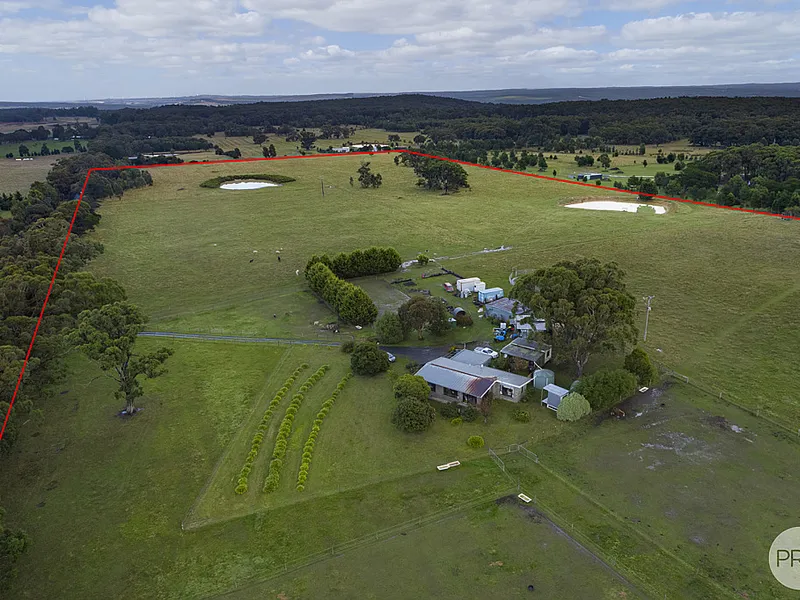 40 Acre Lifestyle Property With Subdivision Potential