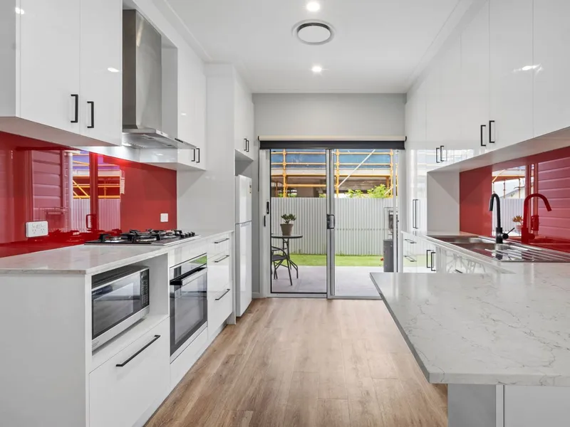 Stylish and Modern 2 Bedroom Duplex in Chermside