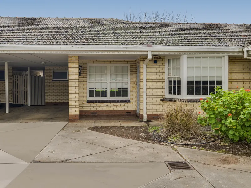 Fully renovated low maintenance home in a top spot!