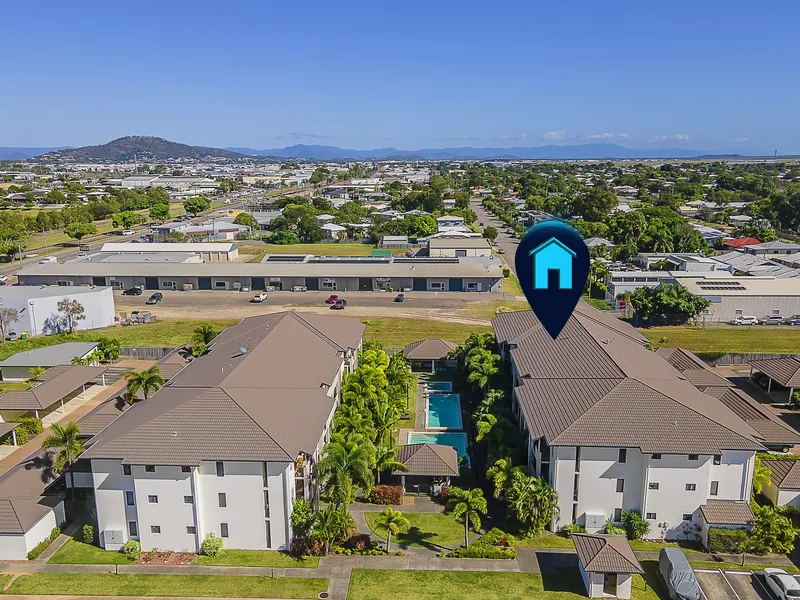 PERFECTLY POSITIONED PRESTIGIOUS APARTMENT IN WEST END