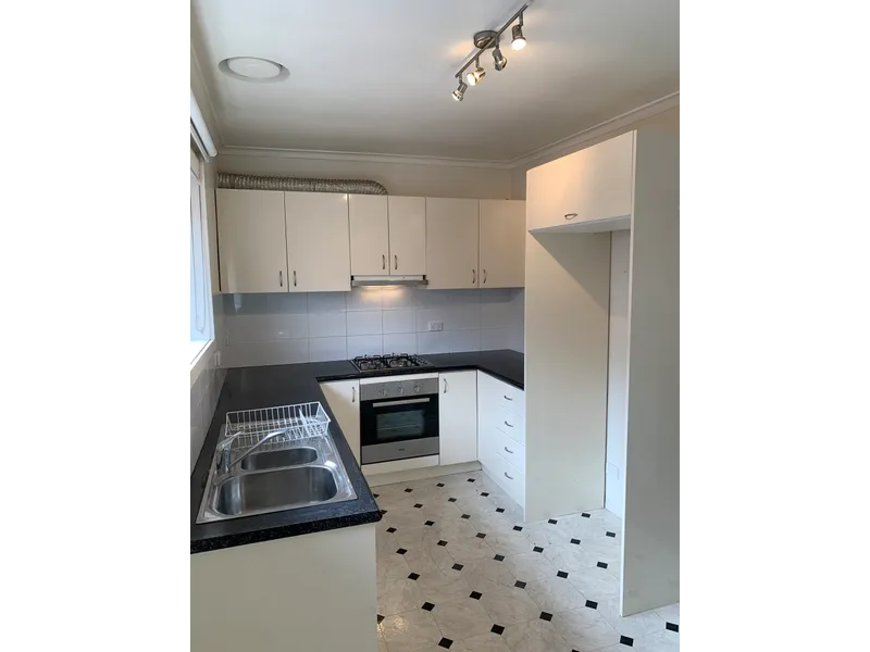 REFURBISHED APARTMENT IN THE HEART OF BRUNSWICK EAST