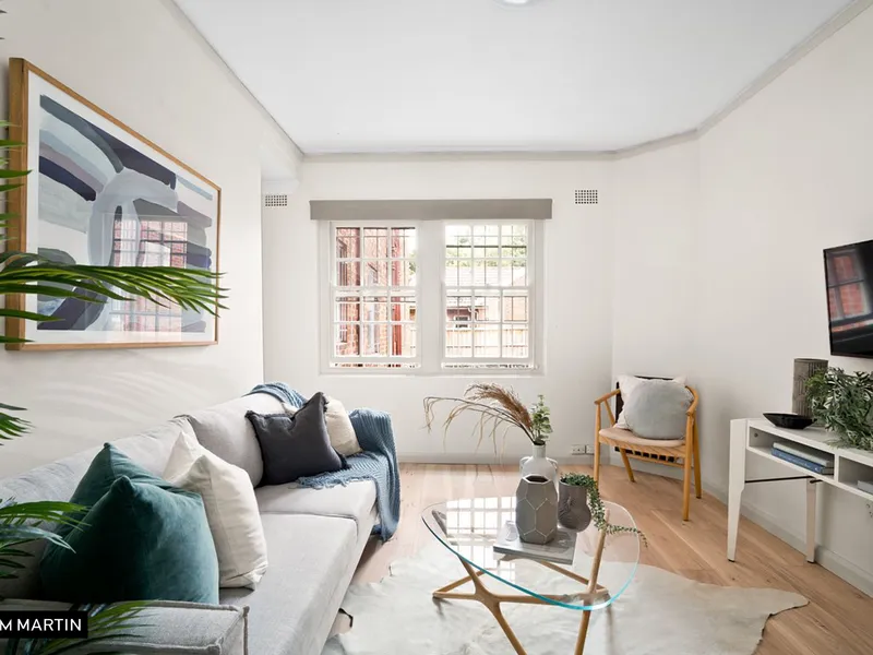 MGM MARTIN –  FULLY RENOVATED TWO BEDROOM APARTMENT