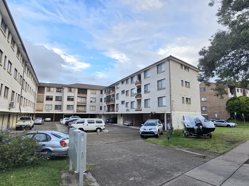 FULLY RENOVATED 2 BEDROOMS UNIT FOR RENT!!!