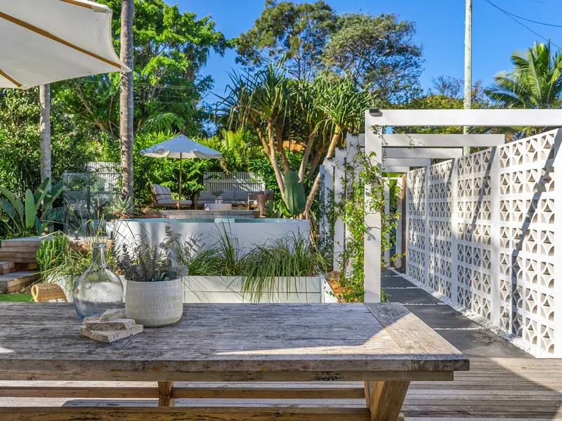 Oasis In The Original Sapphire Beach!