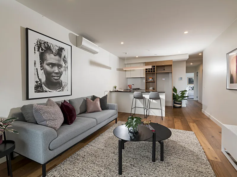 Modern, bright & cleverly designed in the heart of Northcote