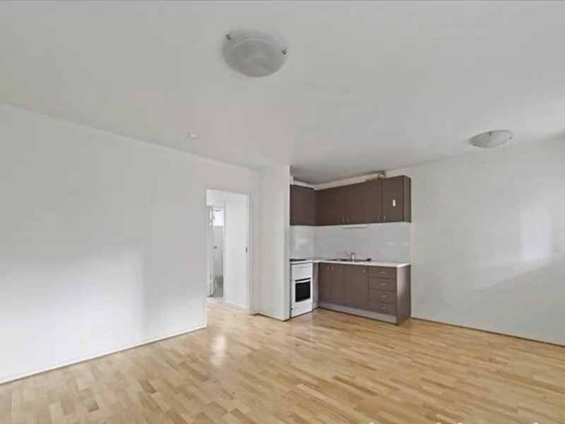 Ground Floor One Bedroom Apartment in Great Location!