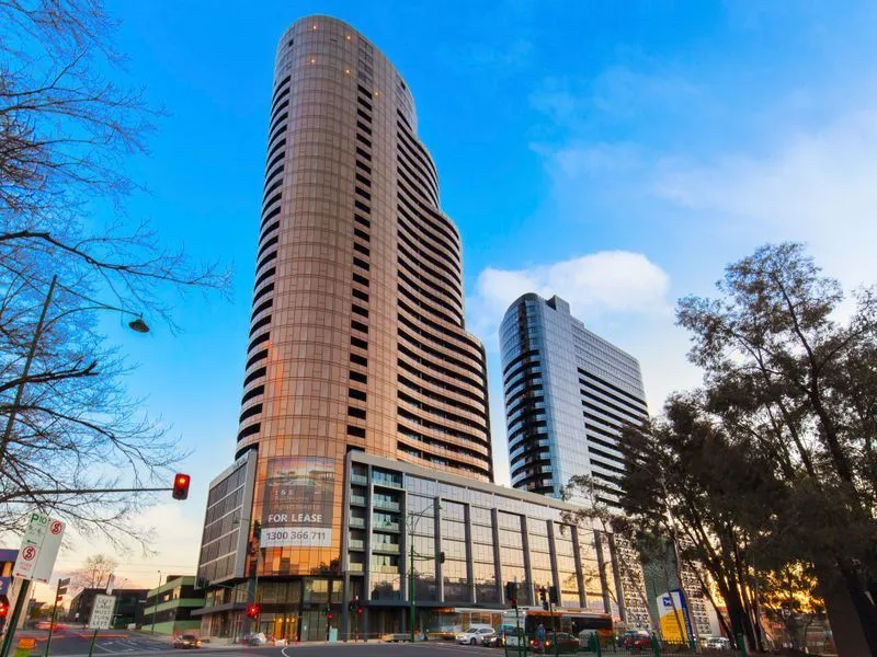 Sky High Living with Spectacular City Views