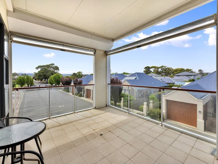 Balcony views to the Adelaide Hills