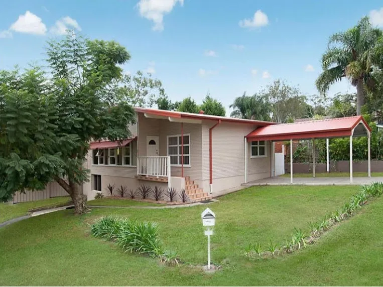 * Lovely Light-filled & Highset Home