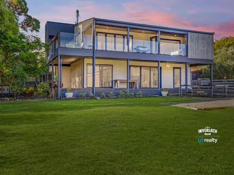Luxury Living in Kilcunda: 3 Bedroom, 4 Garage, 1528.74m²