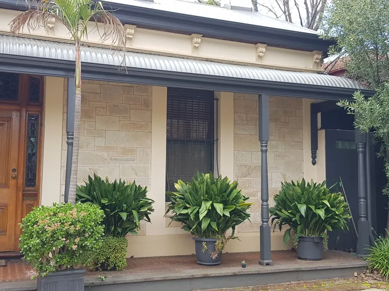 Spacious, beautiful Studio in Gorgeous Victorian Villa
