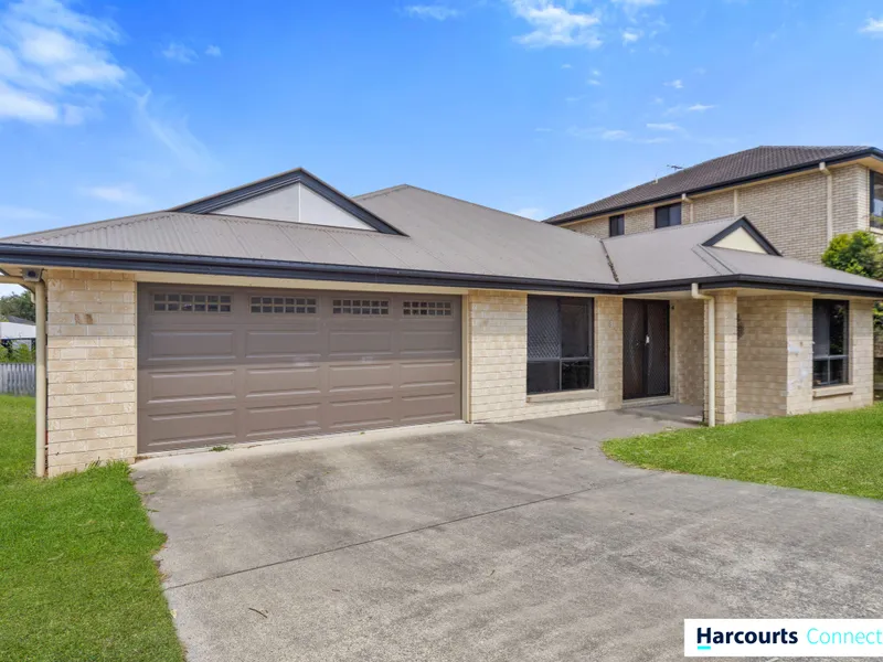 Location meets Family living - The Best of Forest Lake!