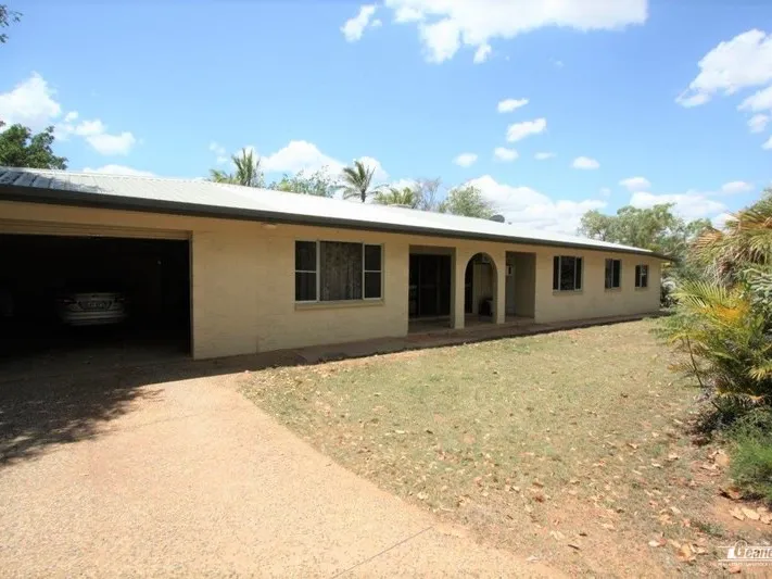 6 BEDROOM HOME ON 4.98 ACRES WITH SHEDS - POOL - BORE