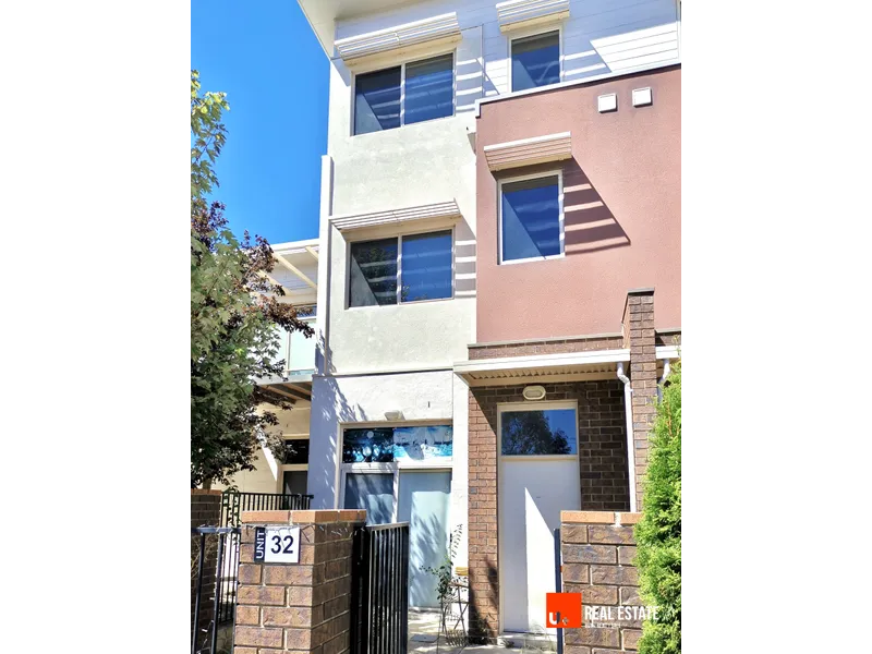 STUDIO FOR LEASE – BILLS INCLUDED 