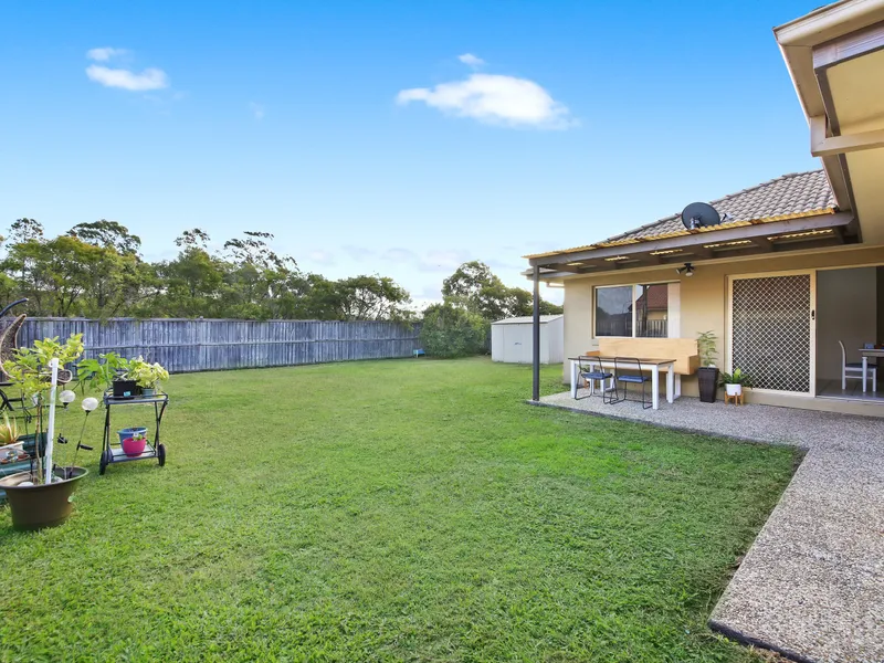 4 bedroom family home in the heart of Varsity Lakes