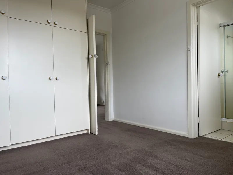 Light filled apartment in quiet block of eight