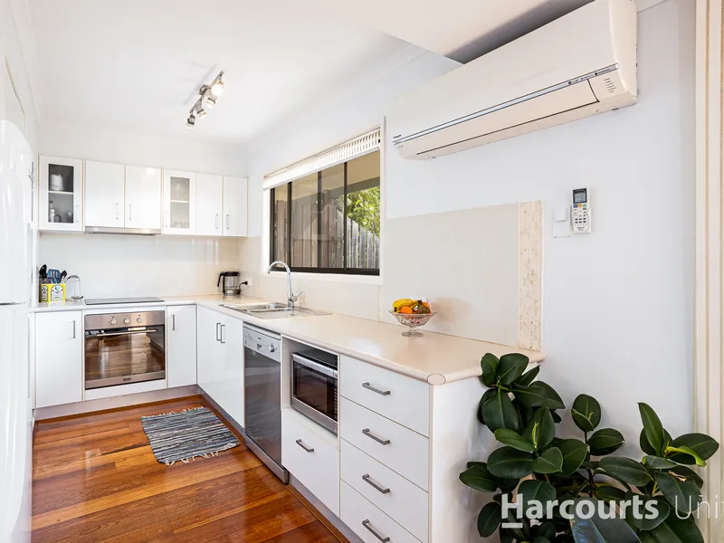 Walking Distance to the Water!