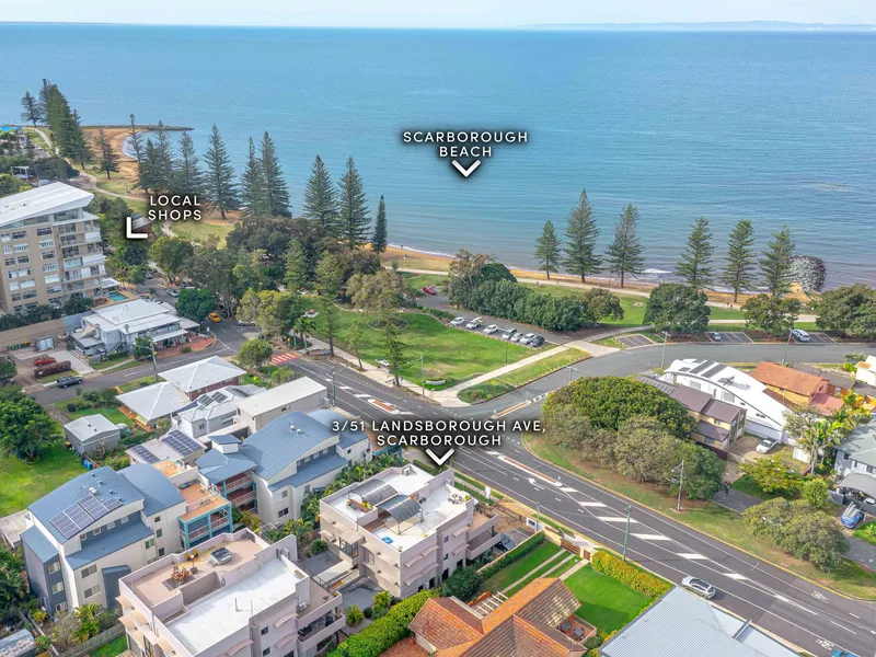 PENTHOUSE PERFECTION WITH ROOFTOP ENTERTAINING & OCEAN VIEWS