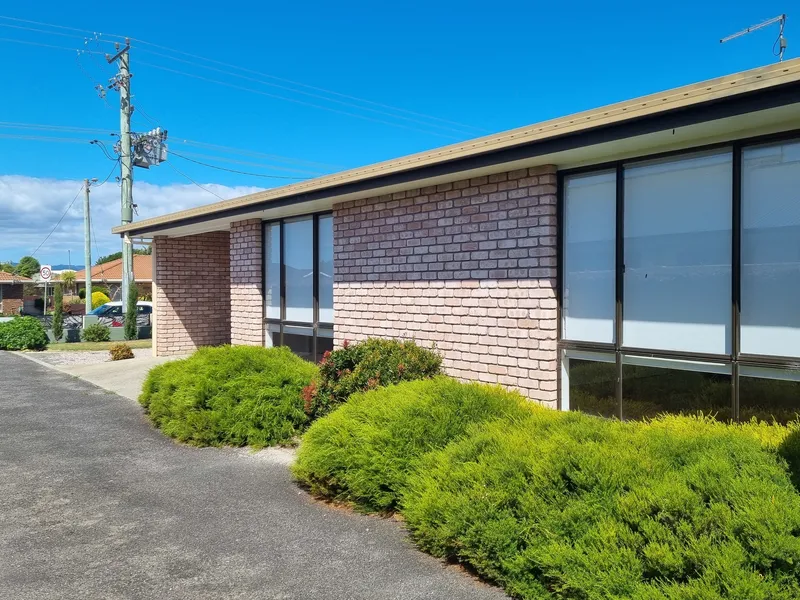 Neat unit conveniently located