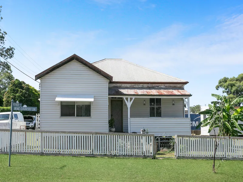 Cute cottage on large corner block