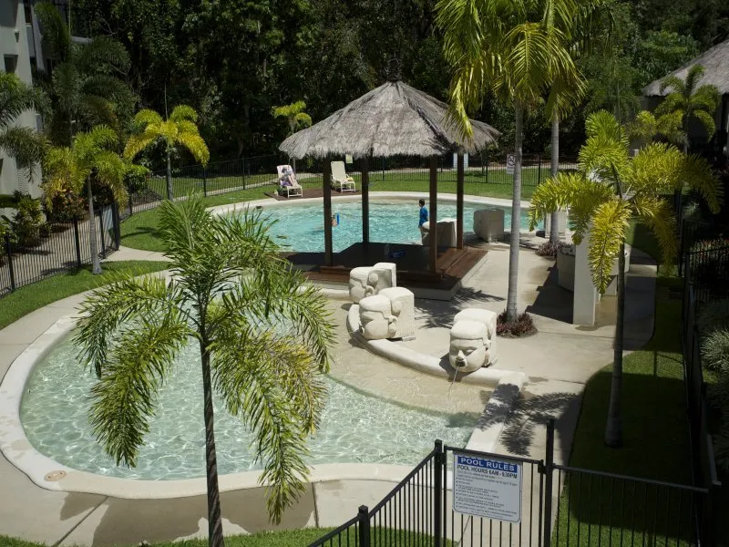 MID LEVEL 2 Bedrooms 2 Bathrooms