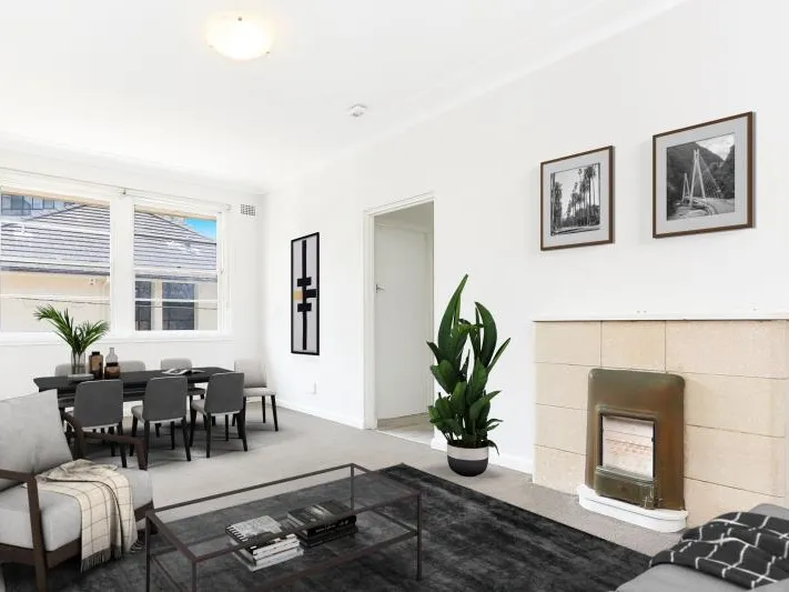 RECENTLY RENOVATED TWO BEDROOM APARTMENT IN CREMORNE