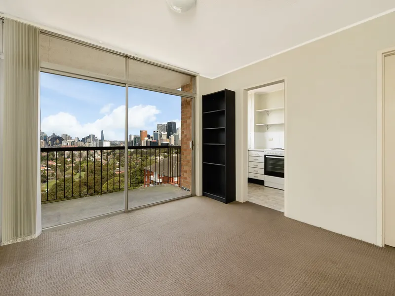 STUNNING VIEW FOR STUDIO APARTMENT