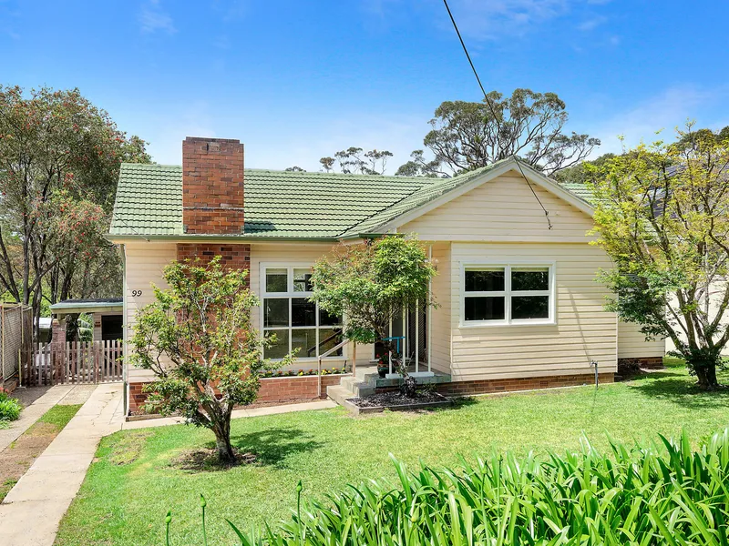 Original weatherboard home with wide potential in tranquil parkside enclave