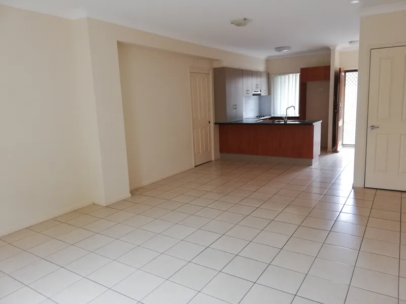 Great condition and location townhouse in Eagleby (no water bill)