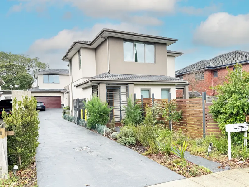 Stunning Townhouse at Superb Location