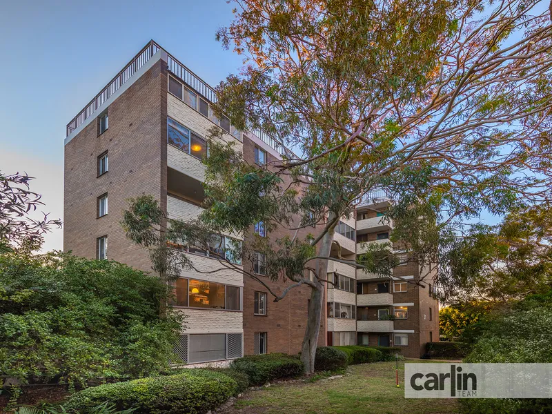 UNDER OFFER BY CARLIN TEAM! 