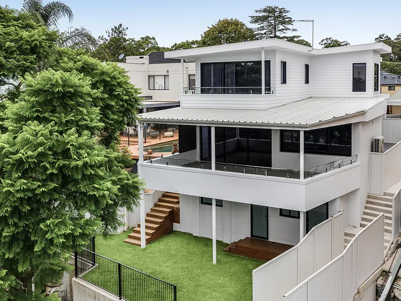 Stunning new residence in blue ribbon serene waterfront address