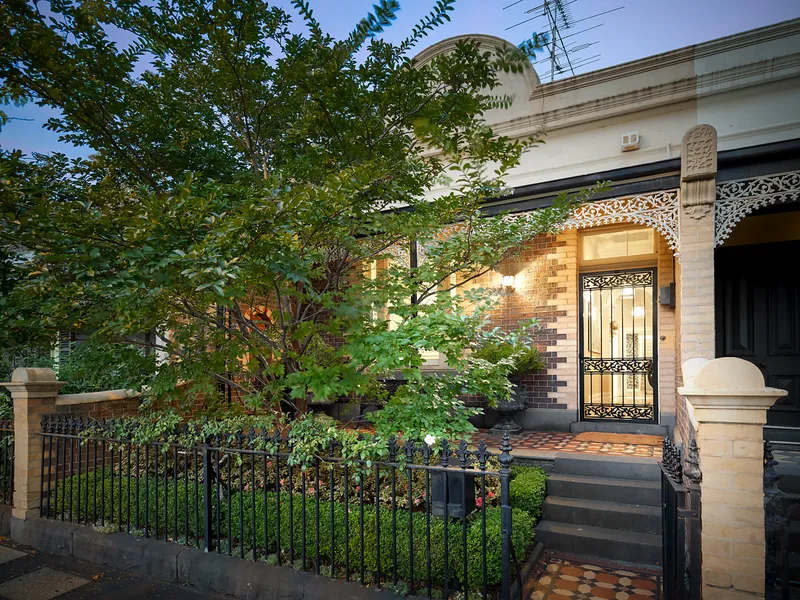 Magnificent Victorian home in an exclusive parkside pocket