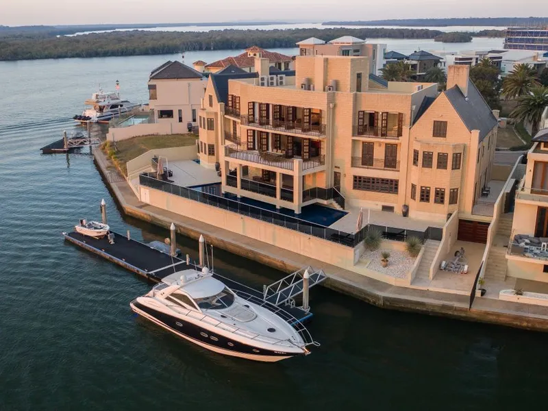 The Iconic Castle House - Double Block Absolute River Front Position!