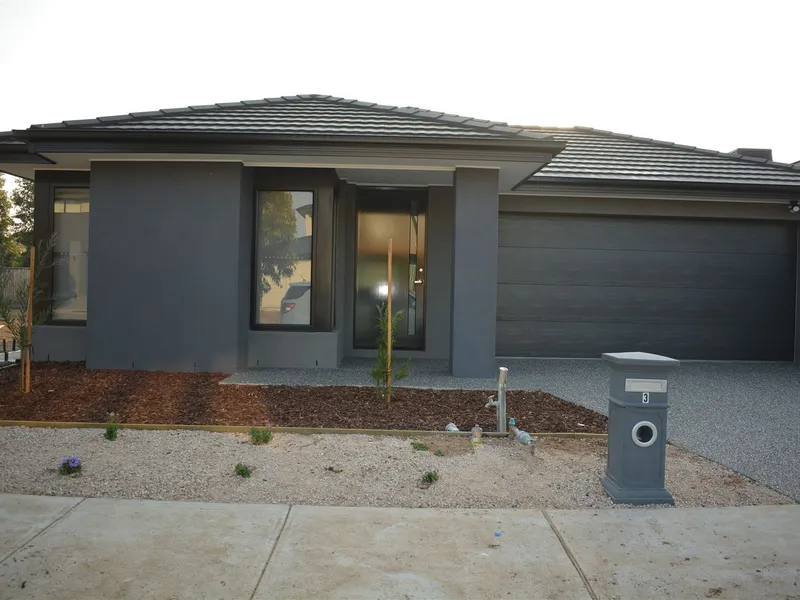 Brand New Home close to School & Shop