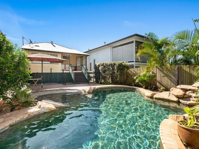 Tropical Pool Oasis - Your Queensland Lifestyle awaits!