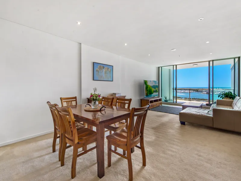 Expansive Apartment with Stunning Broadwater & Hinterland Views!