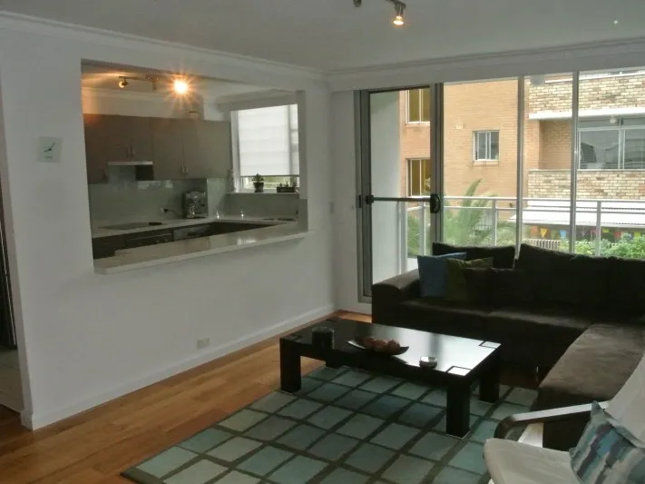 MODERN 2 BEDROOM BRONTE COURTYARD APARTMENT