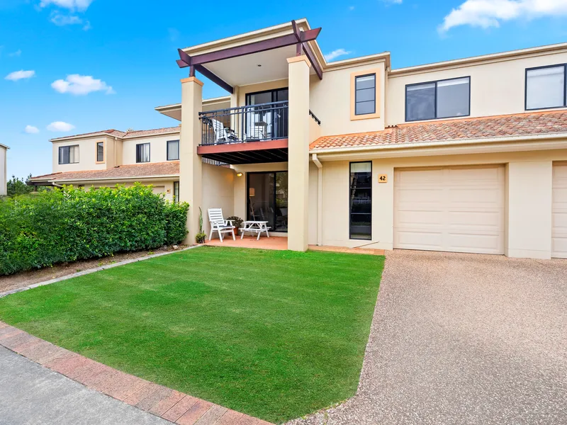 Gorgeous Townhouse in Sought After Location!