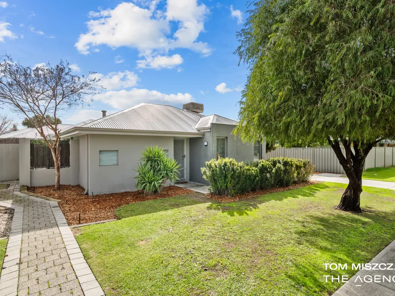 Street Front Villa in Outstanding Position