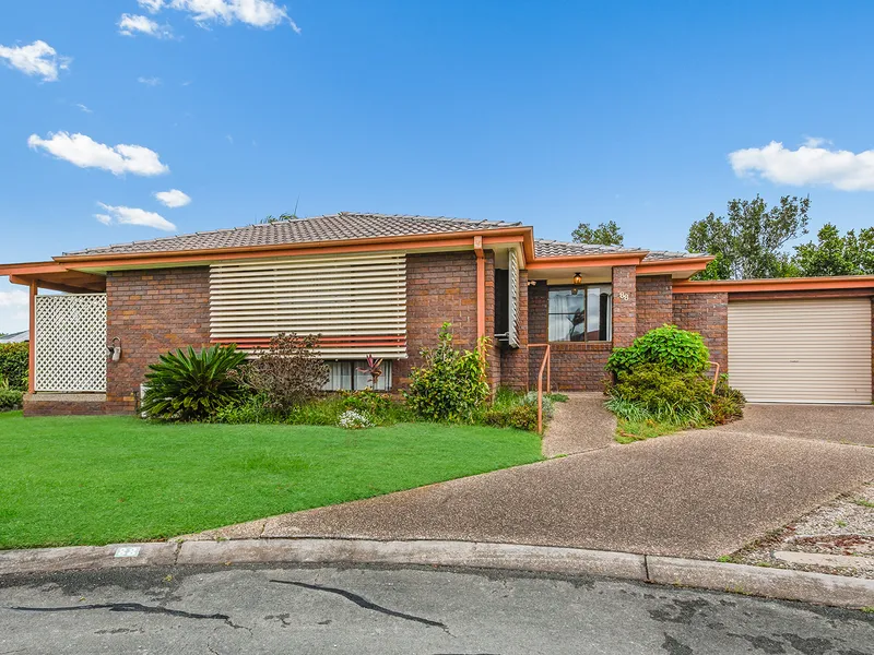 RARE 3 BED LOWSET IN OVER 50's!